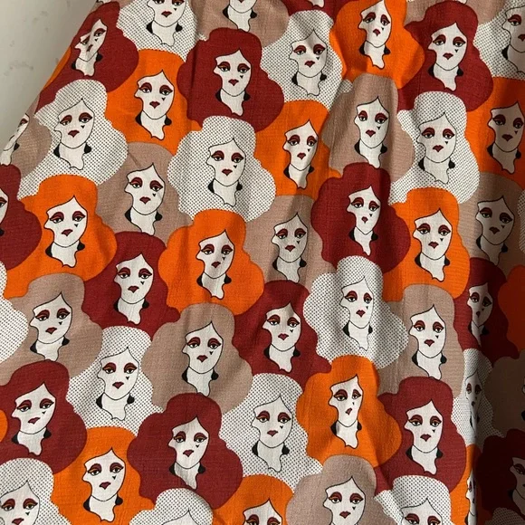 Bus Stop X Joanie - Bexley Amazing Faces Print Tea Dress - Picture 2 of 5